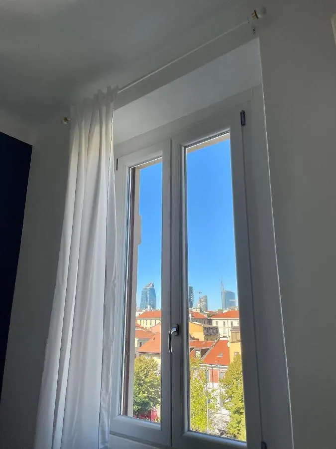 The Painting Apartment. A Central And Lovely Apartment In Milan Italy