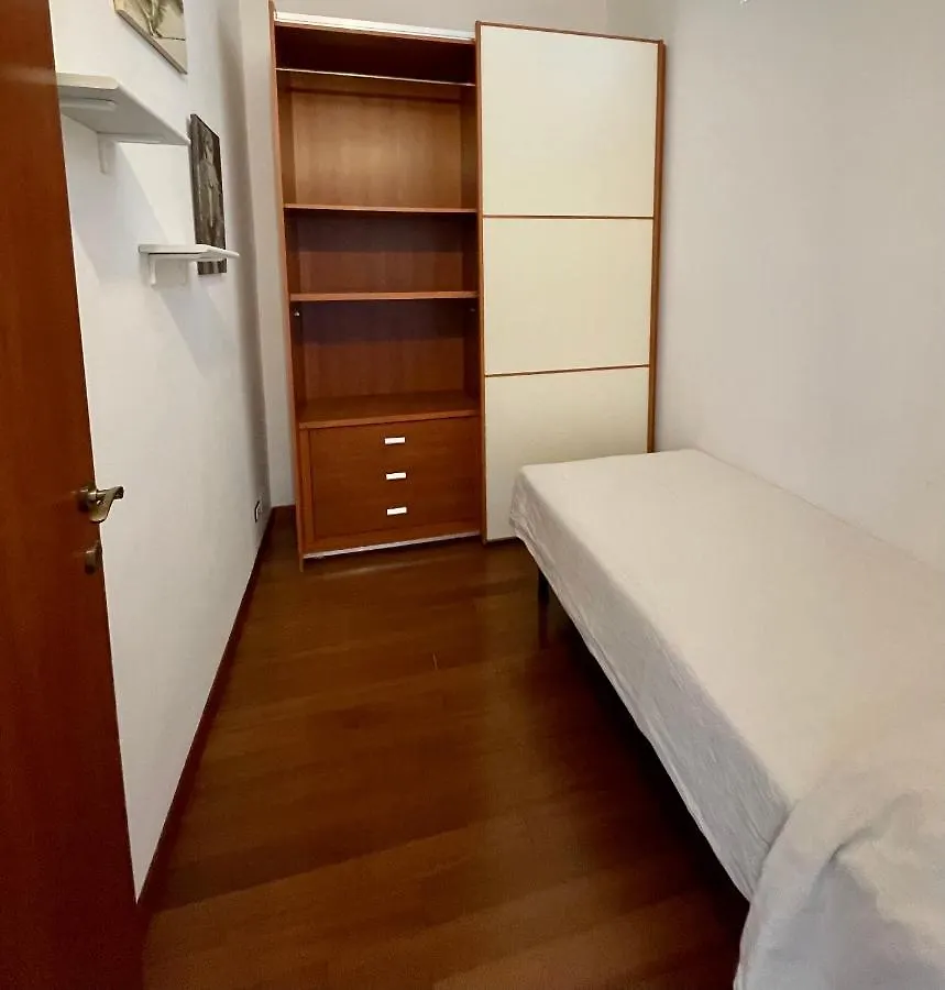 The Painting Apartment. A Central And Lovely Apartment In Milan