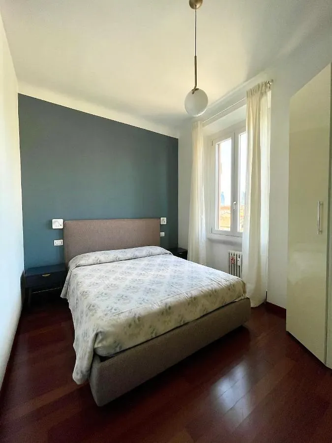 The Painting Apartment. A Central And Lovely Apartment In Milan
